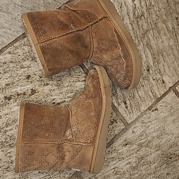 Ugg booties, size 1 - Picture 2 of 3